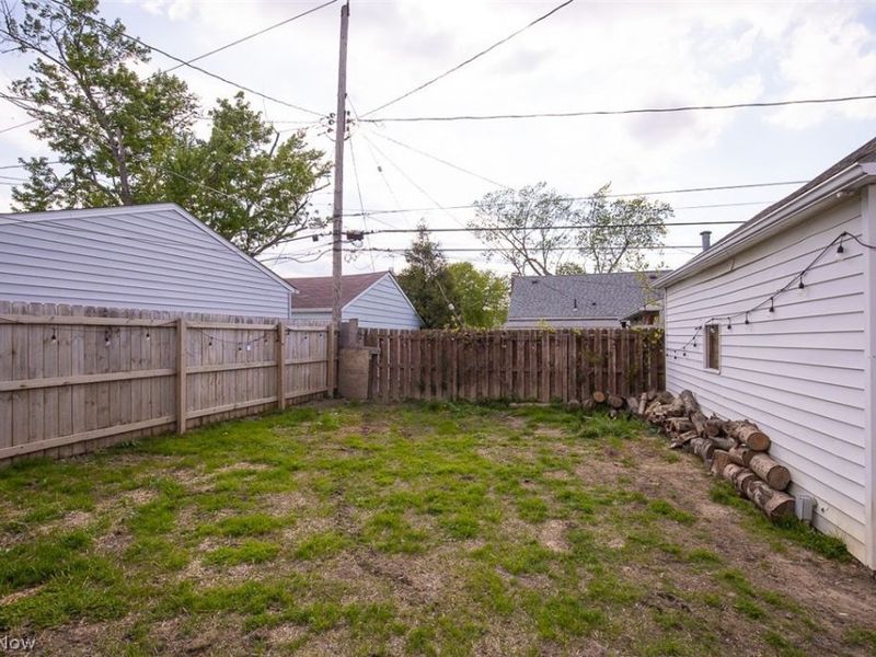 4360 Newberry Drive, Brooklyn, OH 44144 Photo 32