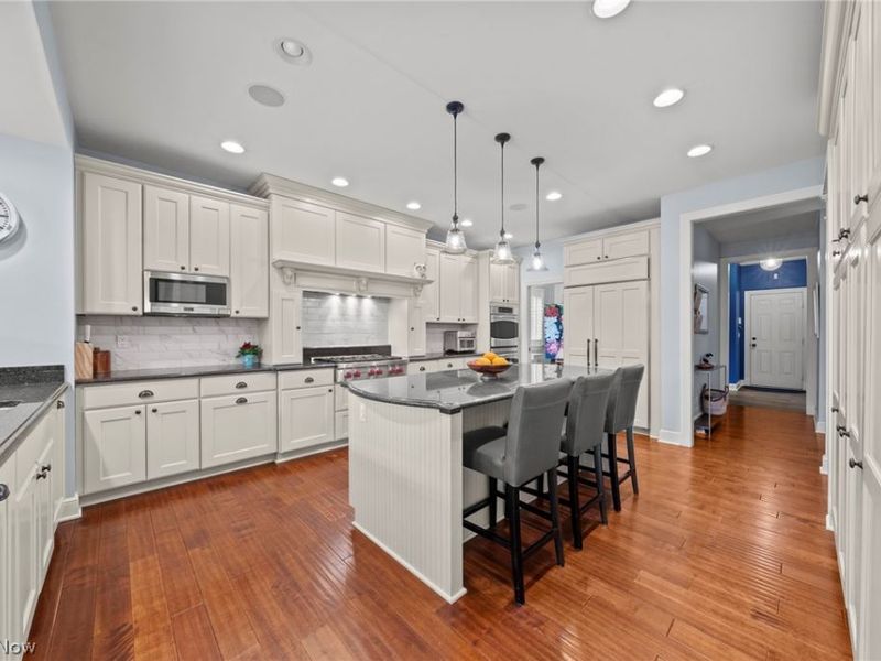 23785 Letchworth Road, Beachwood, OH 44122 Photo 12