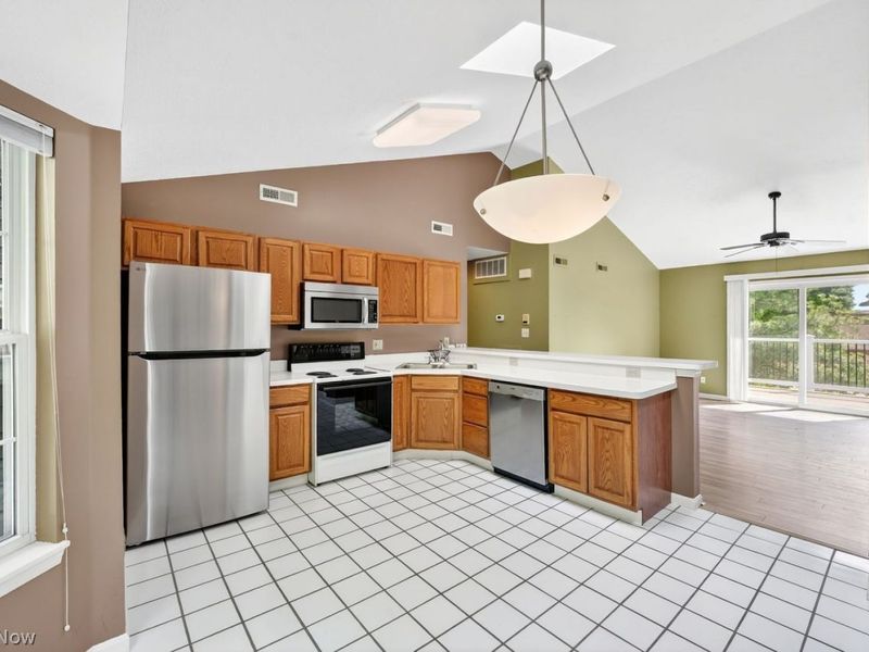 658 Tollis Parkway, Unit C, Broadview Heights, OH 44147 Photo 2