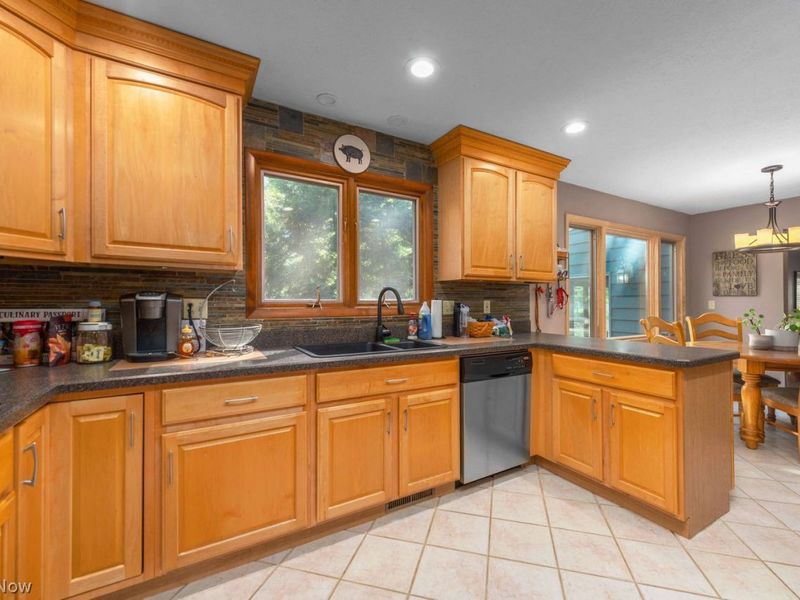 32364 Birchwood Lane, Avon Lake, OH 44012 Photo 12