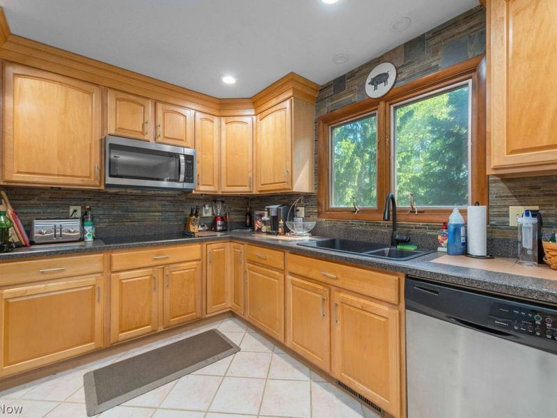 32364 Birchwood Lane, Avon Lake, OH 44012 Photo 13