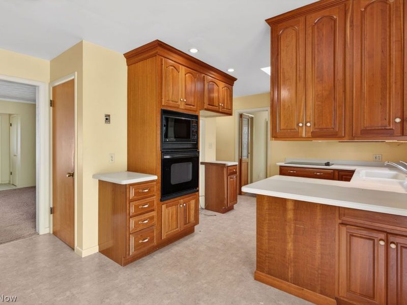 811 Havenwood Drive, New Franklin, OH 44319 Photo 11