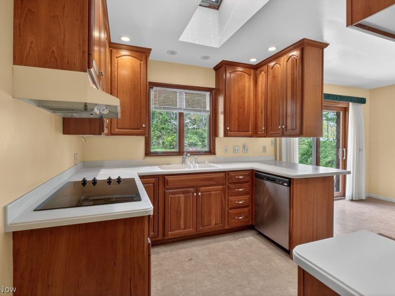 811 Havenwood Drive, New Franklin, OH 44319 Photo 13