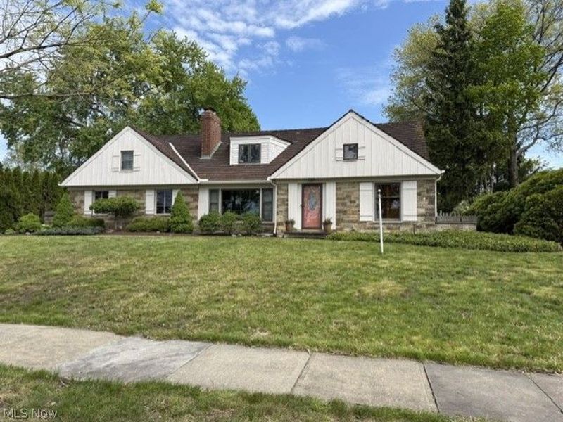 23250 Wimbledon Road, Shaker Heights, OH 44122 Photo 1