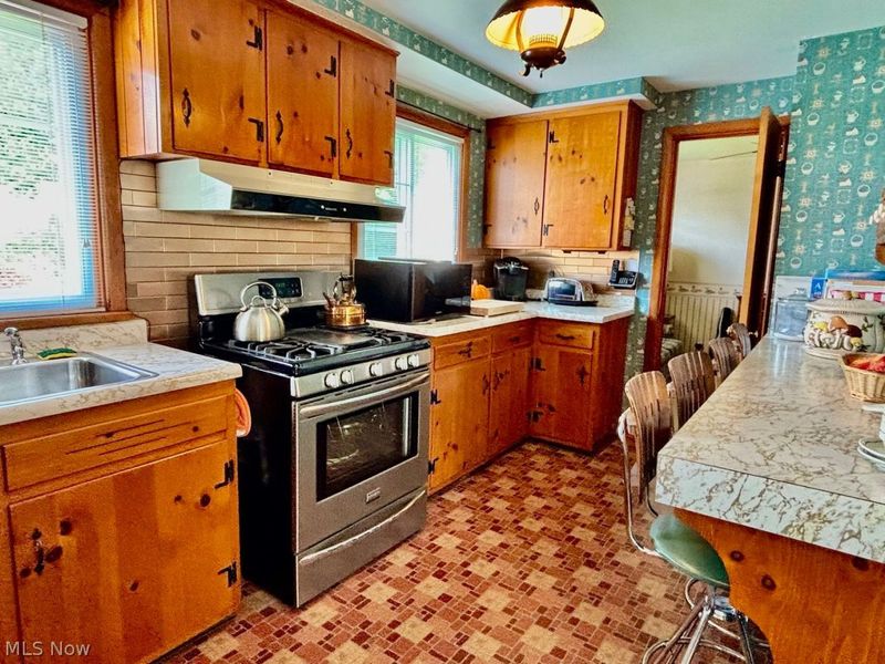 548 Wilson Street , Struthers, OH 44471 Photo 10