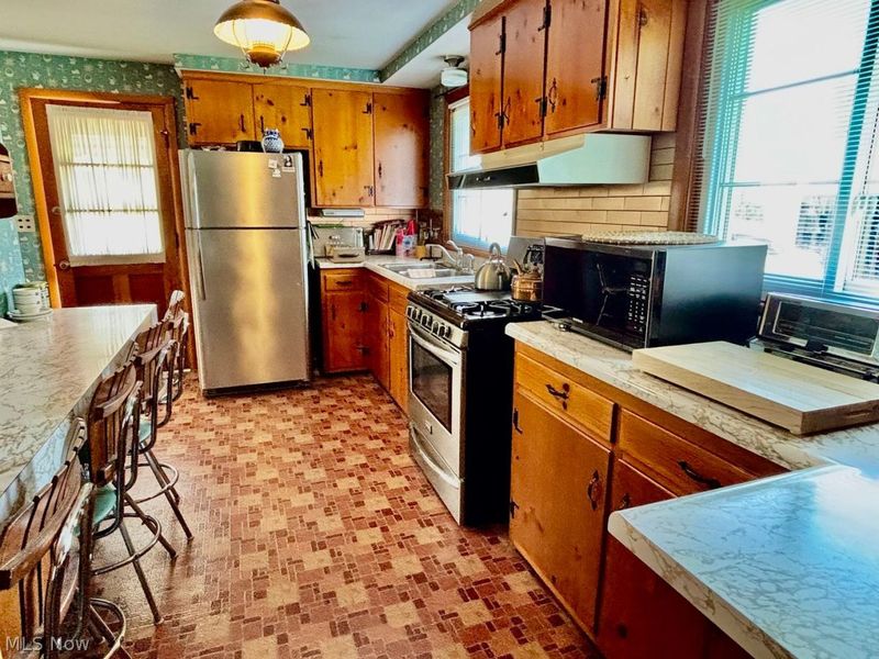 548 Wilson Street , Struthers, OH 44471 Photo 2