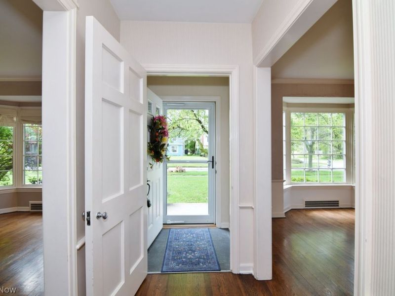 19407 Lomond Boulevard , Shaker Heights, OH 44122 Photo 2