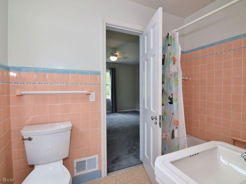 19407 Lomond Boulevard , Shaker Heights, OH 44122 Photo 21