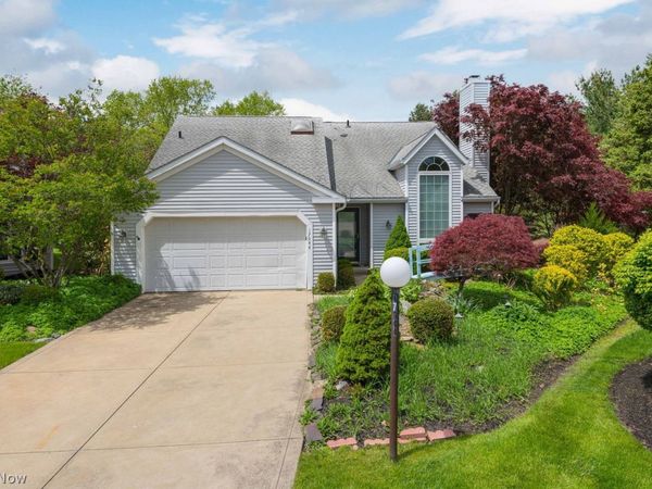 17944 Framingham Oval , Strongsville, OH 44136