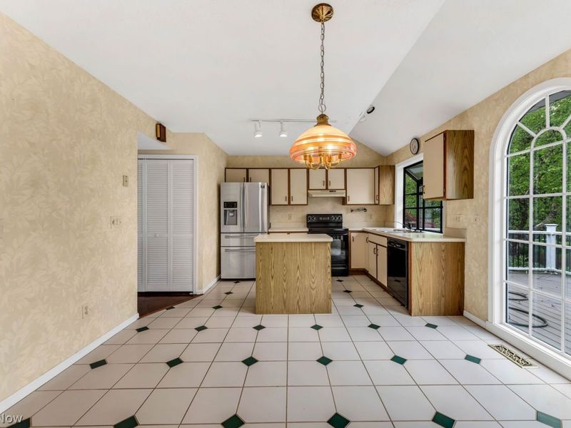 17944 Framingham Oval, Strongsville, OH 44136 Photo 12