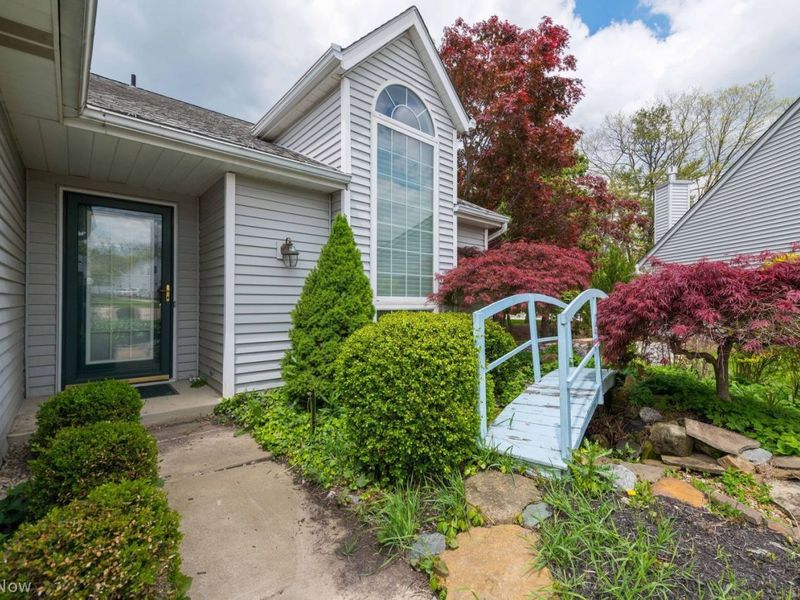 17944 Framingham Oval, Strongsville, OH 44136 Photo 3