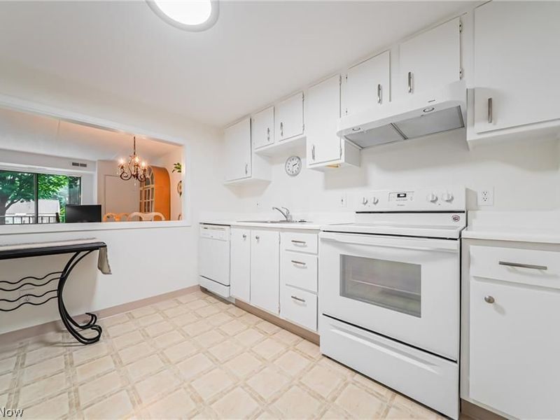 4948 Grace Road, Unit 127, North Olmsted, OH 44070 Photo 6