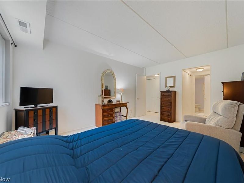 4948 Grace Road, Unit 127, North Olmsted, OH 44070 Photo 8