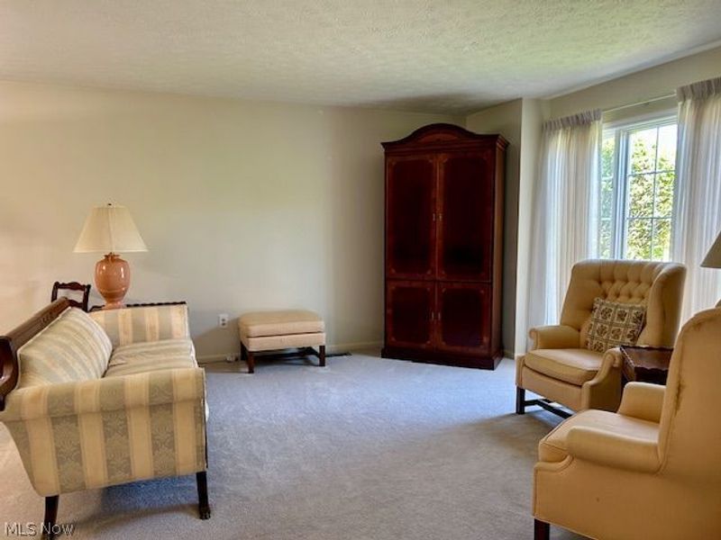 10556 Scottsdale Drive, Strongsville, OH 44136 Photo 3