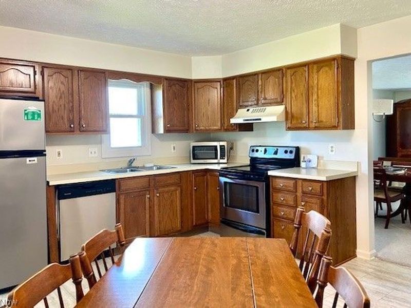 10556 Scottsdale Drive, Strongsville, OH 44136 Photo 8