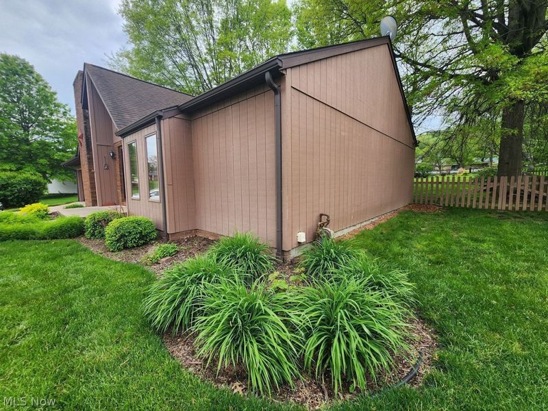 1070 5th Street SW, New Philadelphia, OH 44663 Photo 3