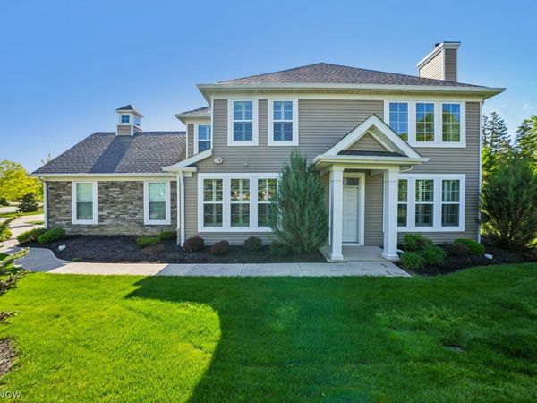 32729 Signature Parkway , Avon Lake, OH 44012