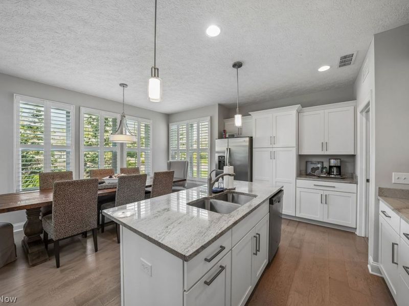 32729 Signature Parkway, Avon Lake, OH 44012 Photo 10