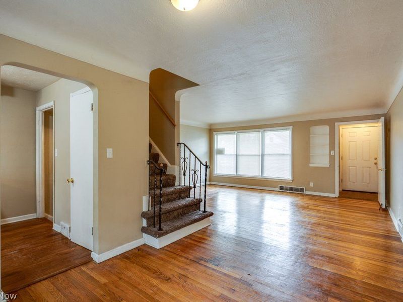 South Euclid, OH 44118 Photo 3
