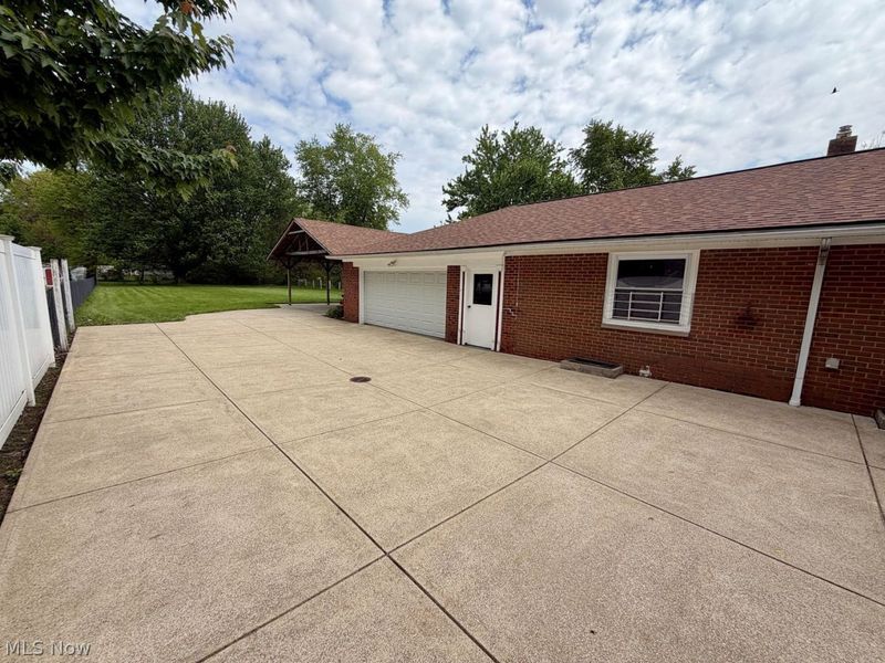 17900 Holland Road, Brook Park, OH 44142 Photo 4
