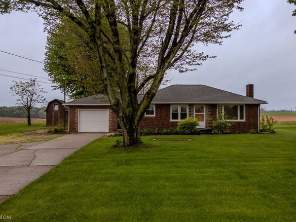 14067 Marlboro Avenue NE, Alliance, OH 44601