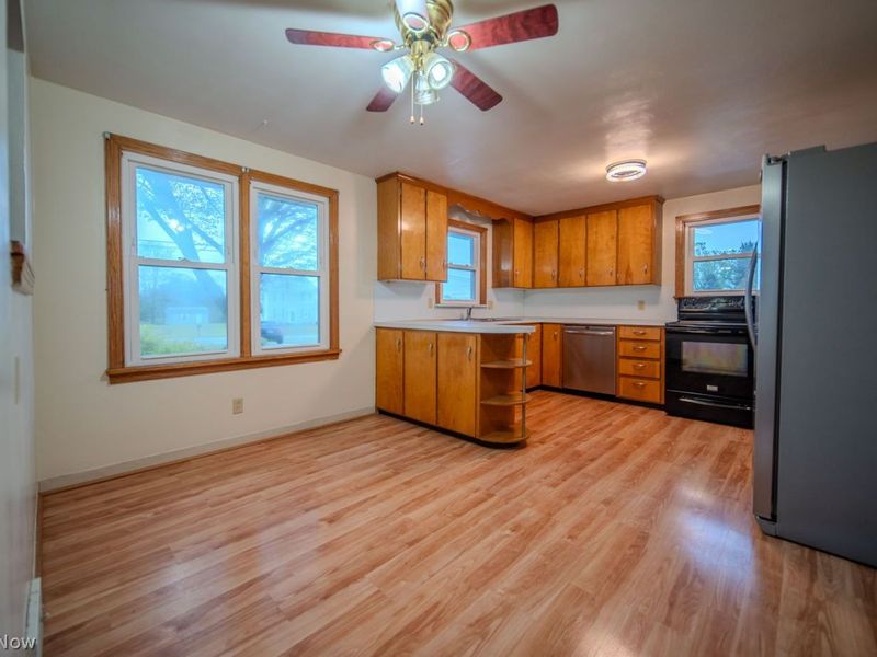 14067 Marlboro Avenue NE, Alliance, OH 44601 Photo 10