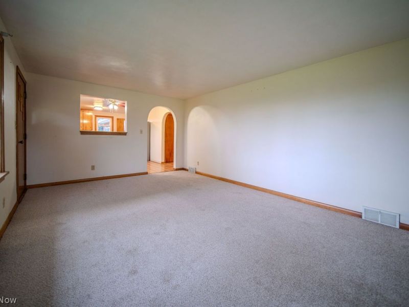 14067 Marlboro Avenue NE, Alliance, OH 44601 Photo 9