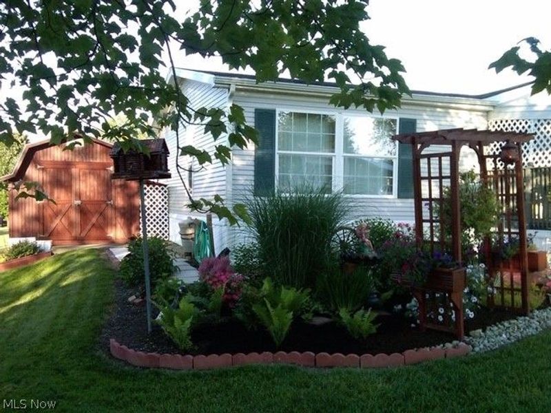 1274 N Park Drive, Brookfield, OH 44403 Photo 2