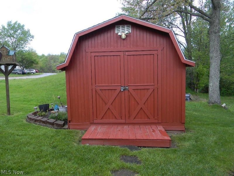 1274 N Park Drive, Brookfield, OH 44403 Photo 7