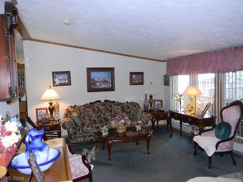 1274 N Park Drive, Brookfield, OH 44403 Photo 9