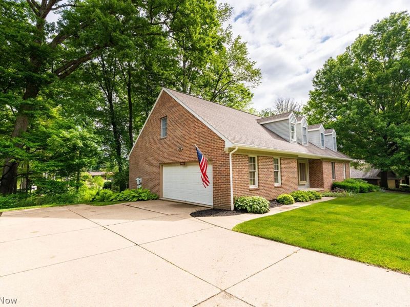 4987 Searls Drive NW, North Canton, OH 44720 Photo 2