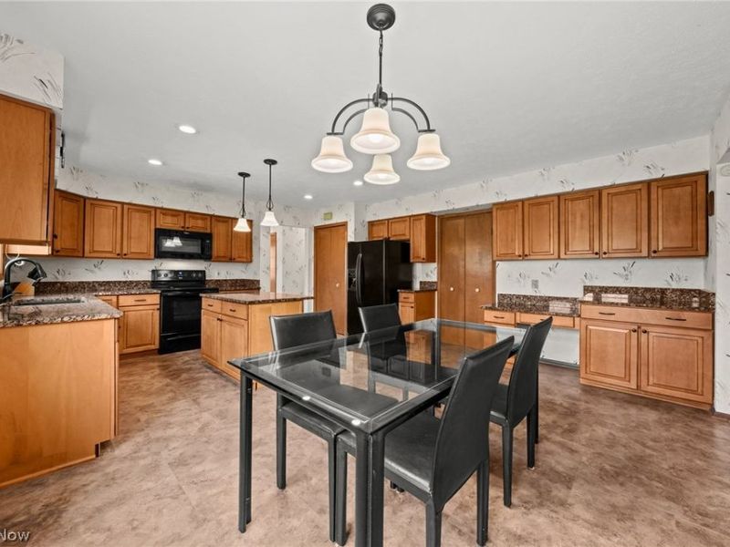 2417 Allen Boulevard, Beachwood, OH 44122 Photo 11