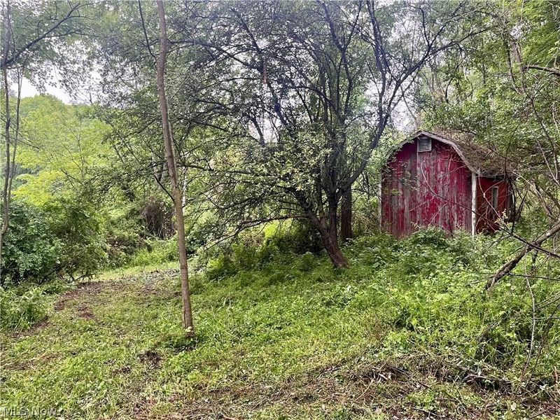 10280 Morges Drive, Waynesburg, OH 44688 Photo 8