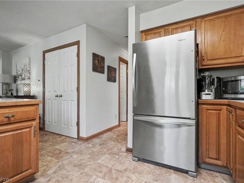1031 Applegrove Street NW, North Canton, OH 44720 Photo 18