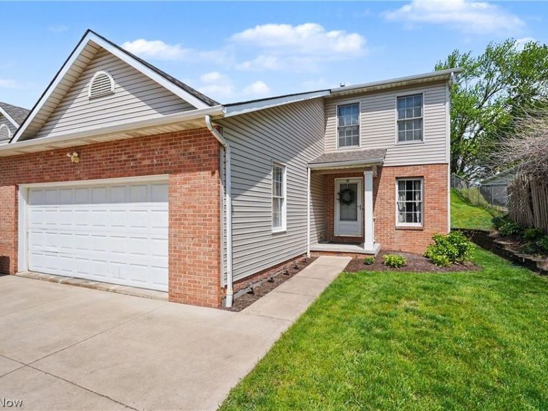 1031 Applegrove Street NW, North Canton, OH 44720 Photo 3