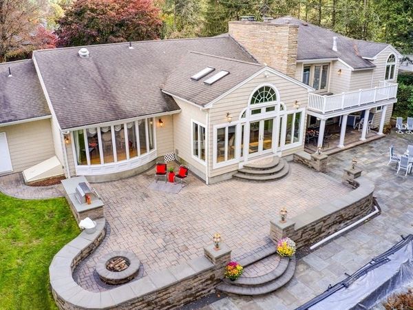 186 Tanglewood Drive, Longmeadow, MA 01106