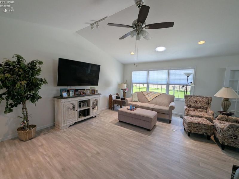331 Country Meadows Drive, Oak Harbor, OH 43449 Photo 7