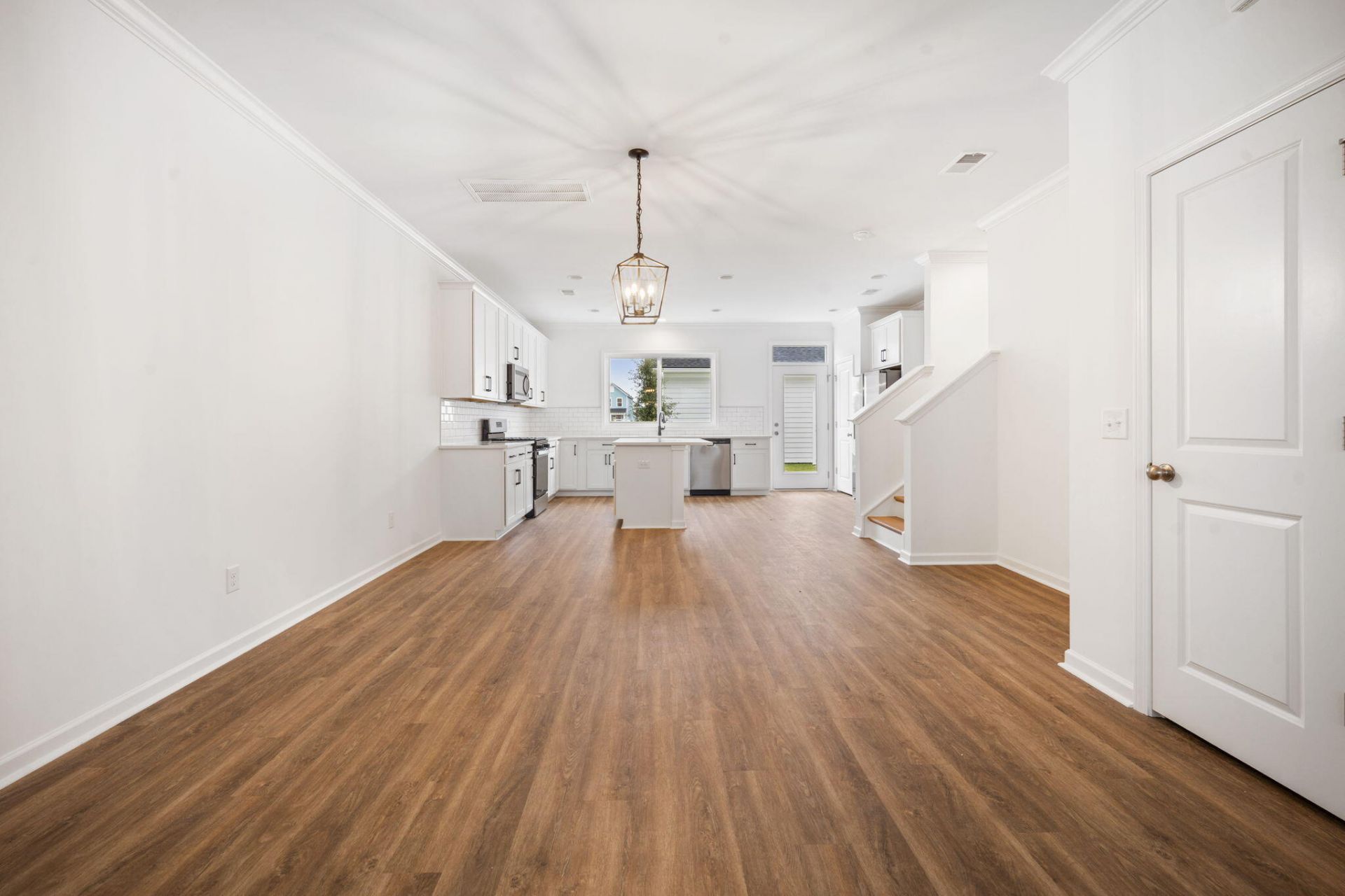 762 Blueway Avenue Photo 16