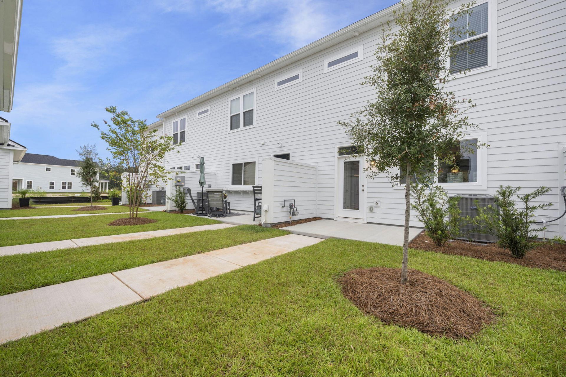 762 Blueway Avenue Photo 18