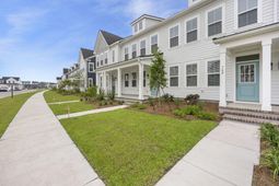 762 Blueway Avenue photo 4
