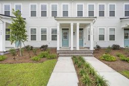 762 Blueway Avenue photo 4