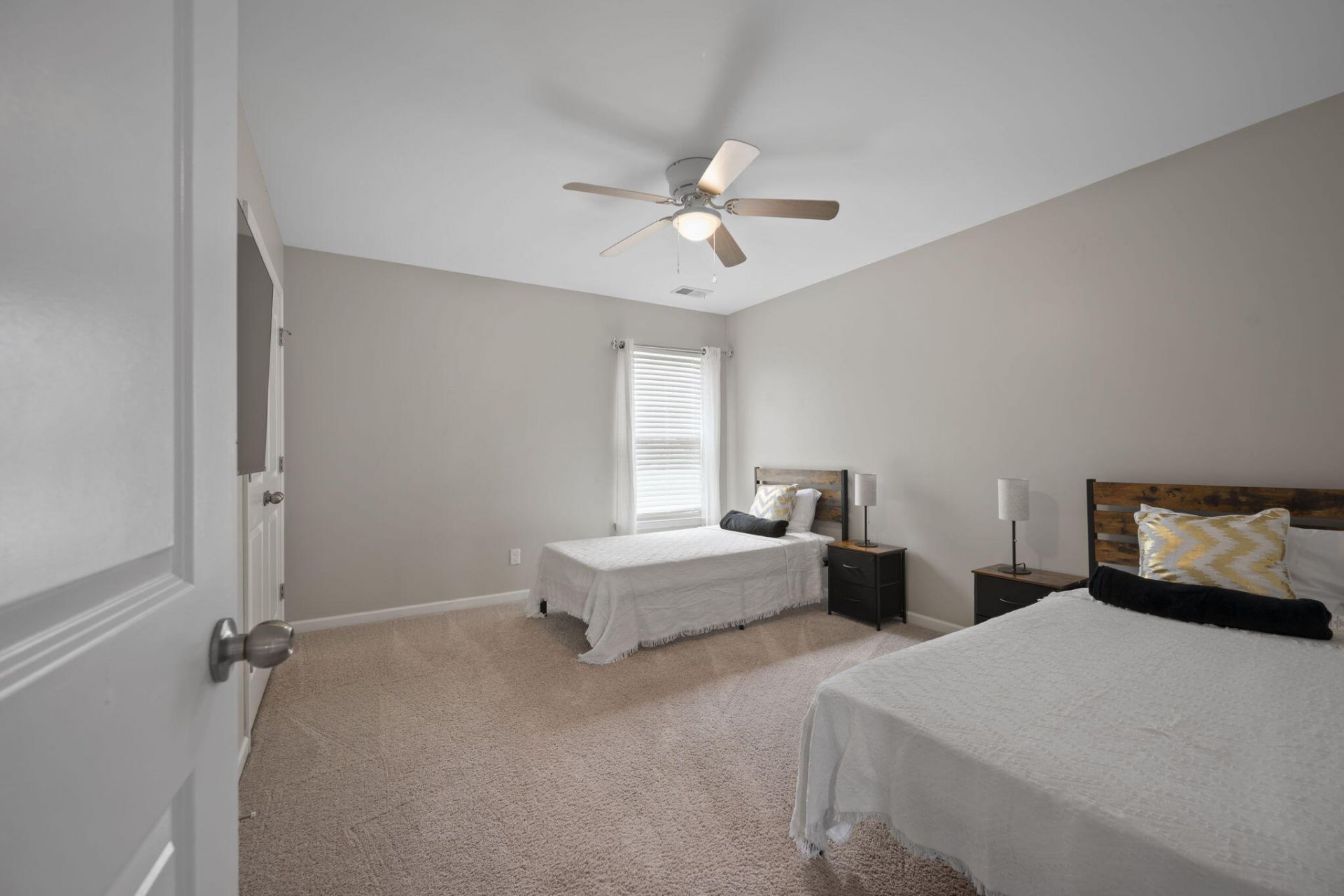 151 Lakelyn Road Photo 40