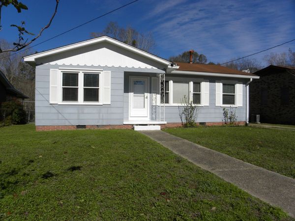 2058 South Drive, Biloxi, MS 39531