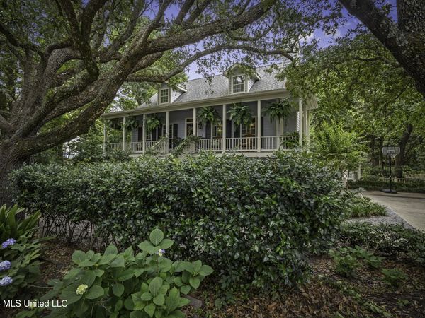 312 Washington Avenue, Ocean Springs, MS 39564