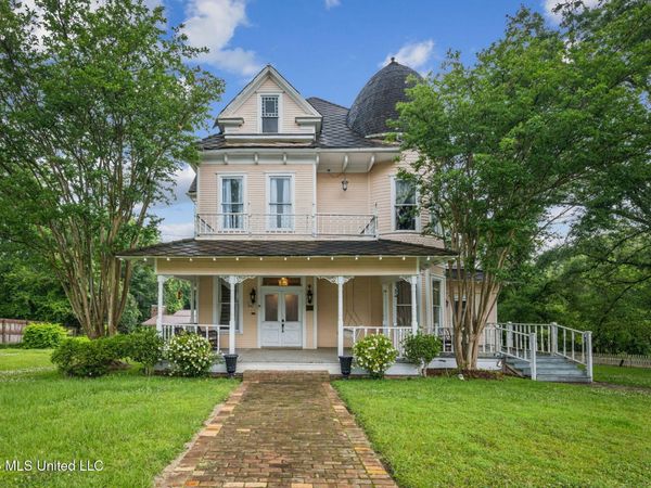 102 W Myrtle Street, Magnolia, MS 39652