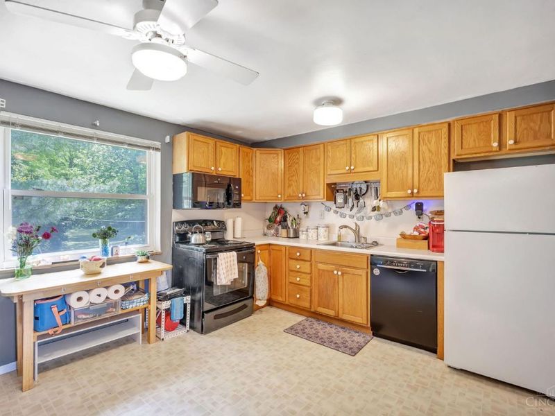 9315 Greenhedge Lane, Symmes Township, OH 45140 Photo 6