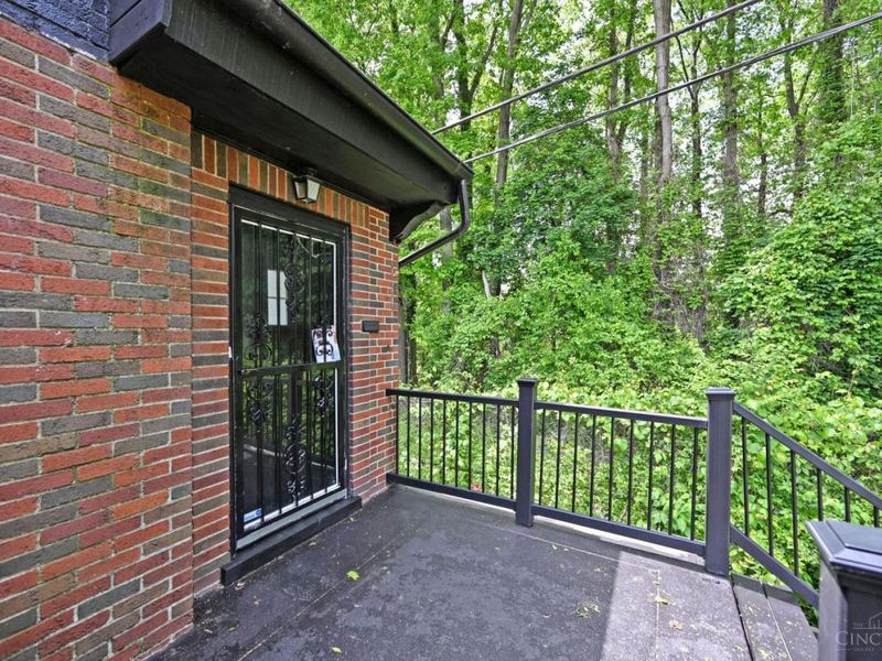 1403 Shenandoah Avenue, Cincinnati, OH 45237 Photo 3