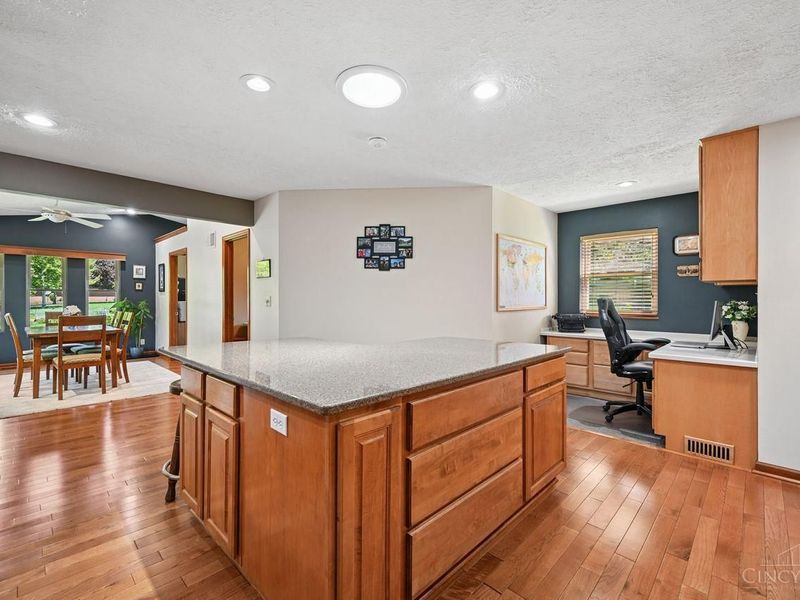 6402 Shannon Drive, Fairfield Twp, OH 45011 Photo 10