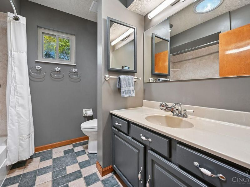 6402 Shannon Drive, Fairfield Twp, OH 45011 Photo 19