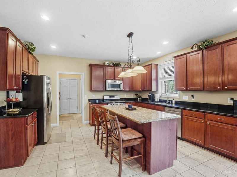 5604 Oak View Drive, Hamilton Twp, OH 45039 Photo 24